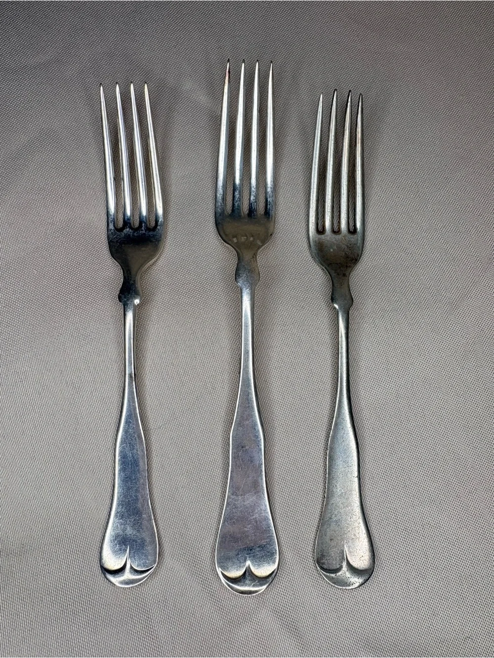 Vintage 1847 Rogers Bros A1 Silverplate Forks Plain / Fiddle Pattern - Set of 3